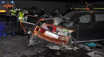 Manisa'da otomobil ile kamyon çarpıştı: 5 ölü, 6 yaralı