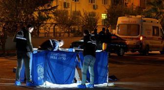 Arnavutköy'de esrarengiz cinayet! Polis yeleği giymiş şahsın kafasına sıkıp kaçtılar