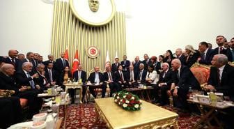 Tarihi fotoğraf! Cumhurbaşkanı Erdoğan, parti liderleriyle bir araya geldi