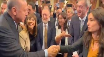Cumhurbaşkanı Erdoğan, Genel Kurul'da fark etmediği DEM Partili Hatimoğulları'yla resepsiyonda tokalaştı: Kusura bakmayın