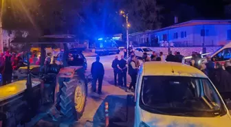 Köy meydanında iki arkadaşını av tüfeğiyle öldürdü