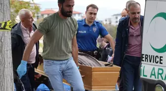 Aracından inip oturduğu bankta intihar etti