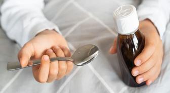 İçtikleri öksürük şurubu 11 çocuğun sonu oldu! Doktor gözaltında