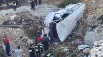 Mersin'de minibüs şarampole yuvarlandı: 5 ölü