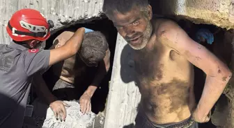 İstanbul'da duvarın arasında günlerce mahsur kalan kişi bakın kim çıktı