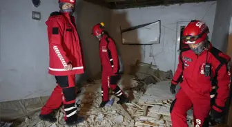 Düğün hazırlığı yapan ailenin üzerine evin tavanı çöktü