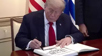 Trump, İsrail Meclisi'nde! Deftere 'Bu yeni bir başlangıç' notunu düştü