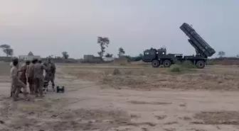 Günlerdir çatışan Pakistan ile Afganistan arasında 48 saatlik ateşkes