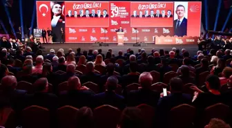 Özgür Çelik oy çokluğu ile yeniden CHP İstanbul İl Başkanı seçildi