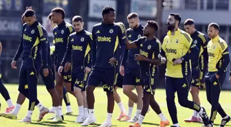 Fenerbahçe taraftarına büyük müjde! Yıldız isim geri döndü