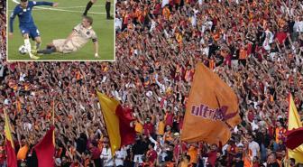 Kırmızı kart gördü! Ajax'ın yıldızı Galatasaray maçında forma giyemeyecek