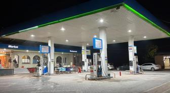 Türkiye'de 300'den fazla istasyonu var! Akaryakıt devi resmen satıldı
