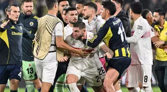 Atılan manşetleri görmeniz lazım! Bütün ülke Fenerbahçe'yi konuşuyor