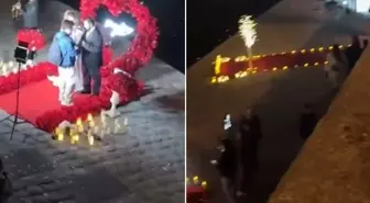 Eyfel Kulesi manzarasında evlenme teklif etmek isteyenlerin yoğunluğu kameralara yansıdı
