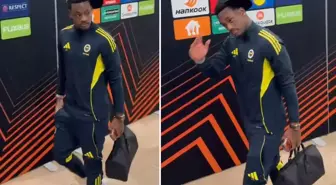 Jhon Duran'ın maç sonu görüntüsü taraftarları ikiye böldü