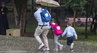 İstanbul'da okullar saat 16.00'dan itibaren tatil edildi