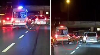 Dehşet anları! Otomobile çarpıp savruldu, üzerinden ambulans geçti