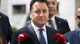 Babacan kendisinden helallik isteyen gence verdiği yanıtla büyük takdir topladı