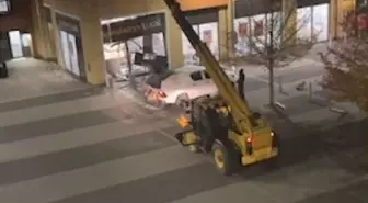 Hırsızlar telehandler kullanarak ATM çaldı!