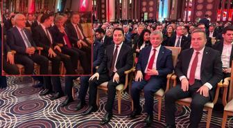 Tüm gözlerin çevrildiği yere ikisi de geldi