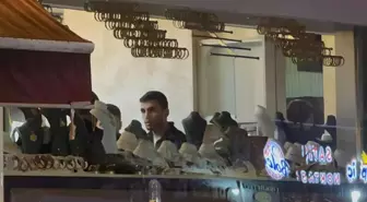 Kuyumcuda tahliye alarmı! Altınların peşine düştü, dakikalar içinde topladı