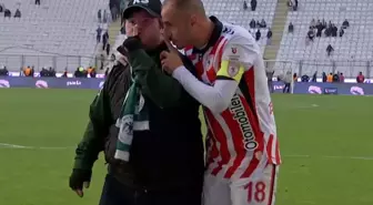 Samsunspor'un kaptanı Zeki Yavru'dan alkışlanacak hareket