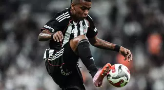 Beşiktaş'ın eski oyuncusu Kenny Arroyo, derbi sonrası Siyah-beyazlı taraftarı çıldırttı