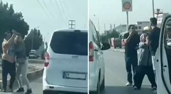 Sürücülerin trafikteki kavgası kamerada