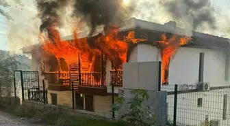 Evi ateşe verip 2 jandarmayı bıçakla yaralayan şüpheli vurularak etkisiz hale getirildi