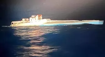 Atlas Okyanusu'nda 1,7 ton uyuşturucu madde taşıyan denizaltı ele geçirdi