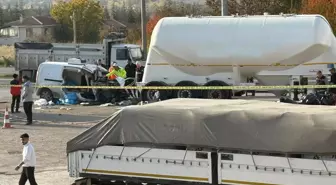 Ankara'da kahreden kaza! Otomobil hurdaya döndü, 3 kişilik aile yok oldu