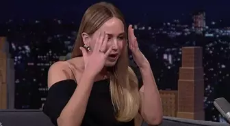 Jennifer Lawrence canlı yayında gözyaşlarına boğuldu