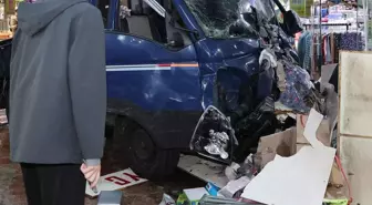 Güney Kore'de pazar yerinde dehşet, araç kalabalığın arasına daldı