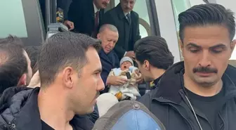 Cumhurbaşkanı Erdoğan, 4 aylık bebeği görünce konvoyu durdurdu