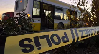 Belediye otobüsünde, eşinin gözü önünde bıçaklandı