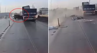 Tıra çarpan araç paramparça oldu