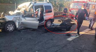 Hafif ticari araç, otoyolda kamyona çarptı; 3 ölü, 3 yaralı