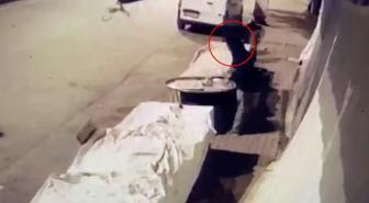 Manav hırsızlığı kamerada! Dükkan sahibinin tek isteği var: Teslim edersen şikayetçi olmayacağız