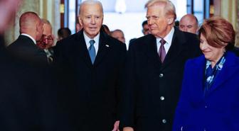 Trump, Biden'ın 'bizzat imzalamadığı' tüm kararnameleri iptal etti