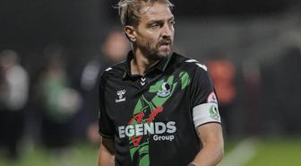 Yine Caner Erkin yine olay! Bakın bu kez neden kırmızı kart gördü