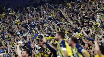 Fenerbahçe taraftarından yıldız futbolcuya olay tepki