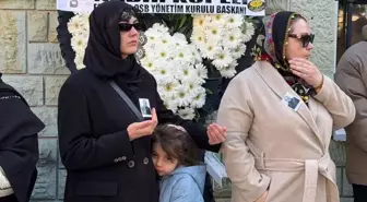 Ünlü oyuncu Burcu Özberk'in acı günü