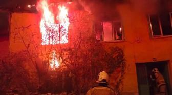 Müstakil evde çıkan yangında anne öldü, kızı yaralandı