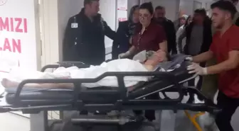 Damadını kalbinden bıçakladı! Göğsünde bıçakla hastaneye kaldırıldı