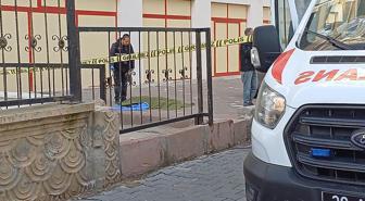 Kayseri'de 8. kattan düşen kadın öldü