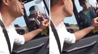 Yürekleri ısıtan görüntüler! Otobüs şoförü yaptığıyla alkış aldı