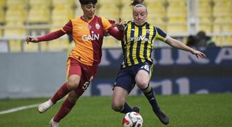 Kadınlar derbisinde Galatasaray'ı deviren Fenerbahçe 11'de 11 yaparak liderliğe oturdu