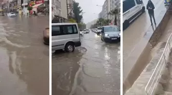 Mardin'de sağanak nedeniyle cadde ve sokaklar göle döndü