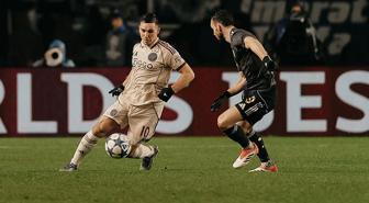 Ajax'tan ilk galibiyet! Önde olan Karabağ son dakikalarda yıkıldı