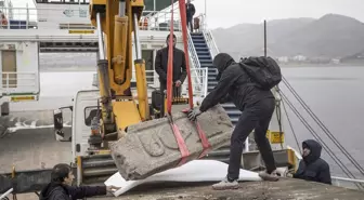 Tunceli'de baraj gölünün çekilmesiyle tarihi sanduka parçası bulundu